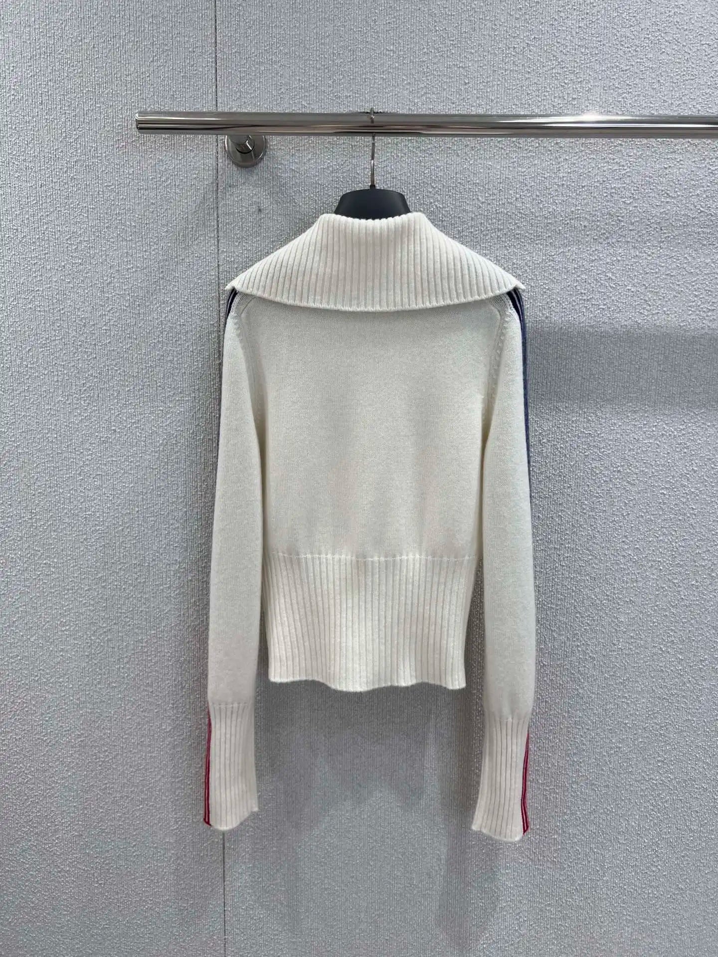 2026 Autumn/Winter Women's Half Zipper Striped Inlaid Sweater HL175