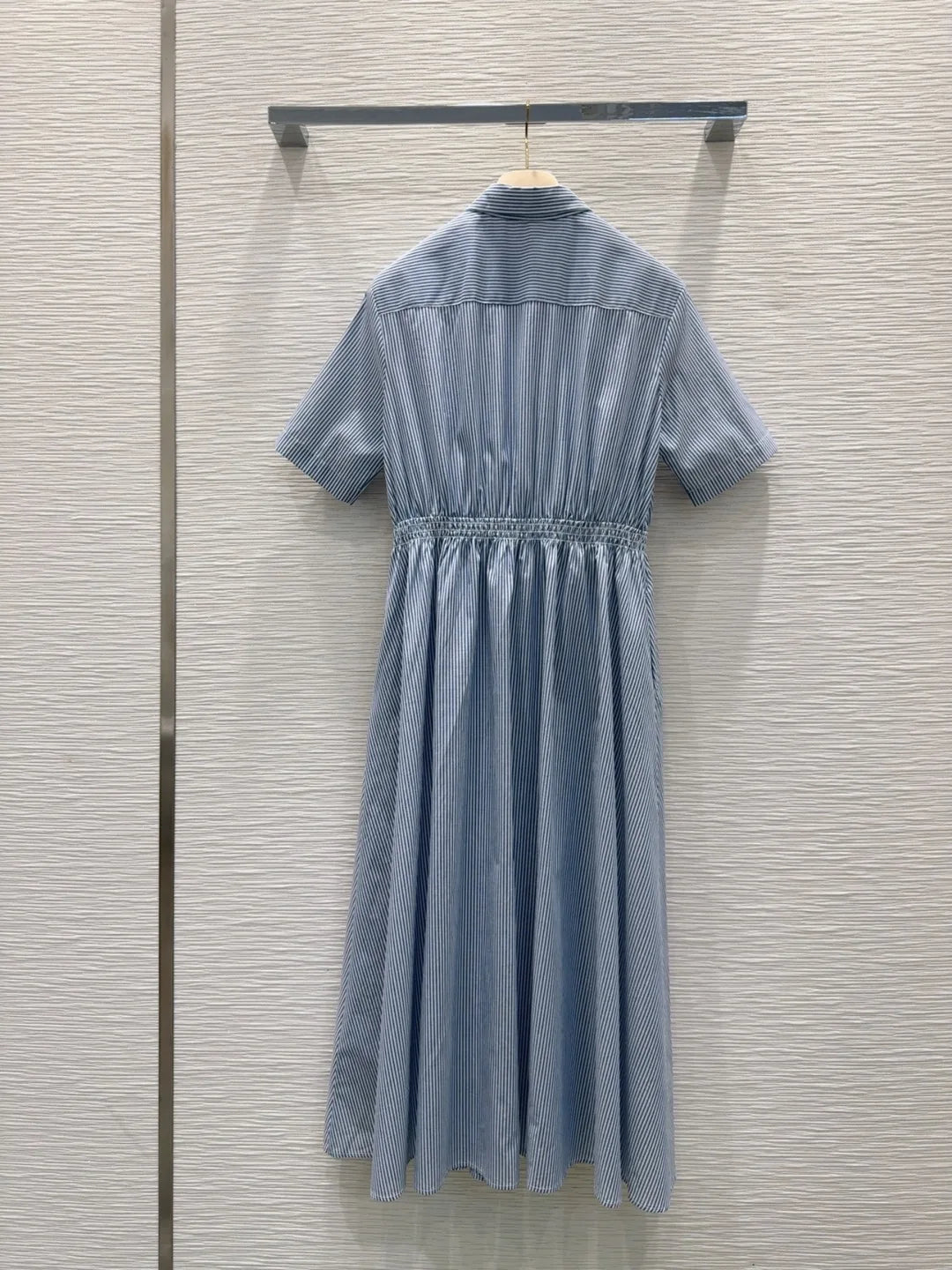 The 2025 new striped dress is a classic series that makes you look fairer and slimmer when worn, exuding a cool and stylish vibe