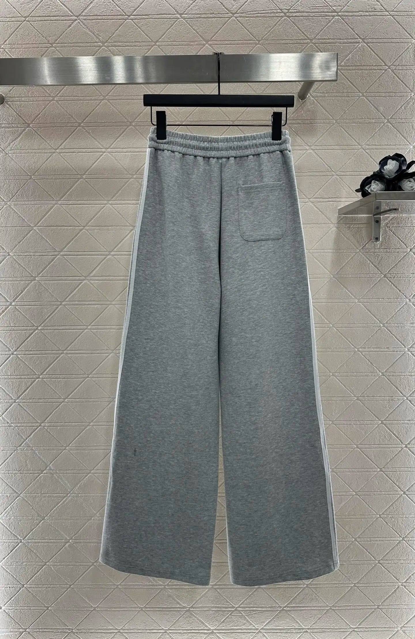 25 Autumn New zipper contrasting color coat and long pants set for women's casual sportswear, trendy and versatile two-piece set