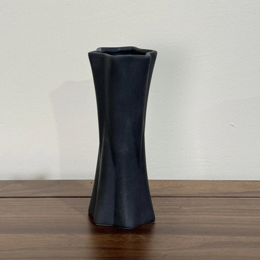 Ceramic vases, small vases for home decoration, modern farmhouse decoration vases, dining table and living room decoration