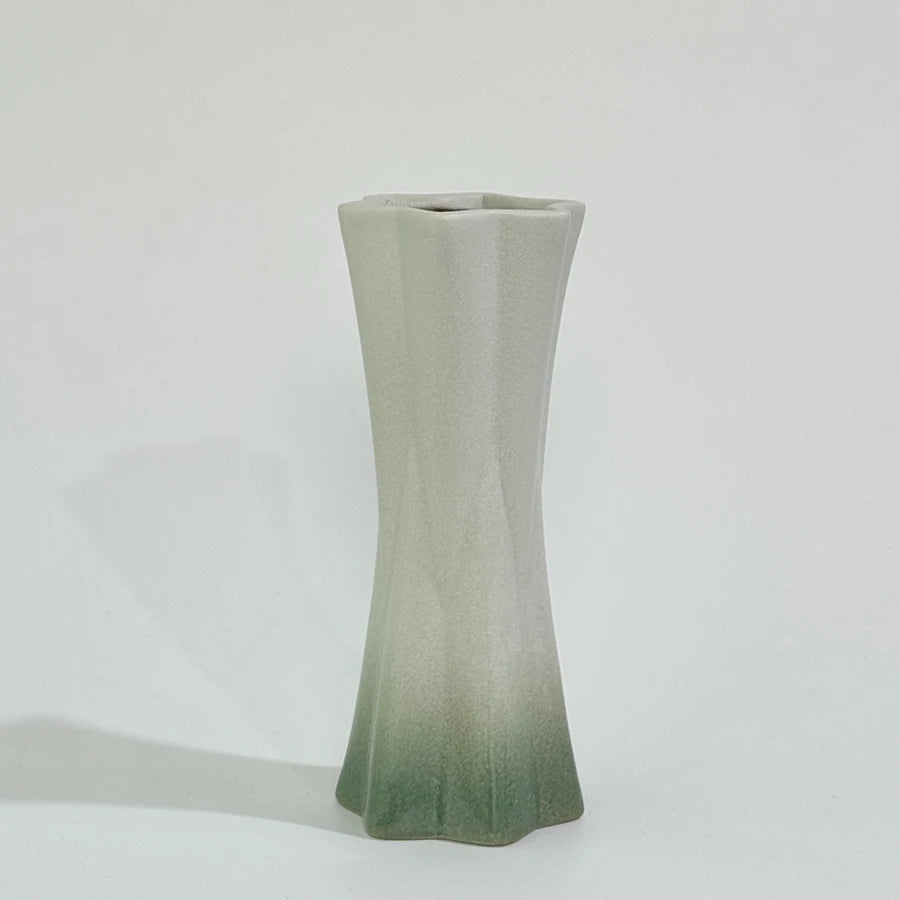 Ceramic vases, small vases for home decoration, modern farmhouse decoration vases, dining table and living room decoration