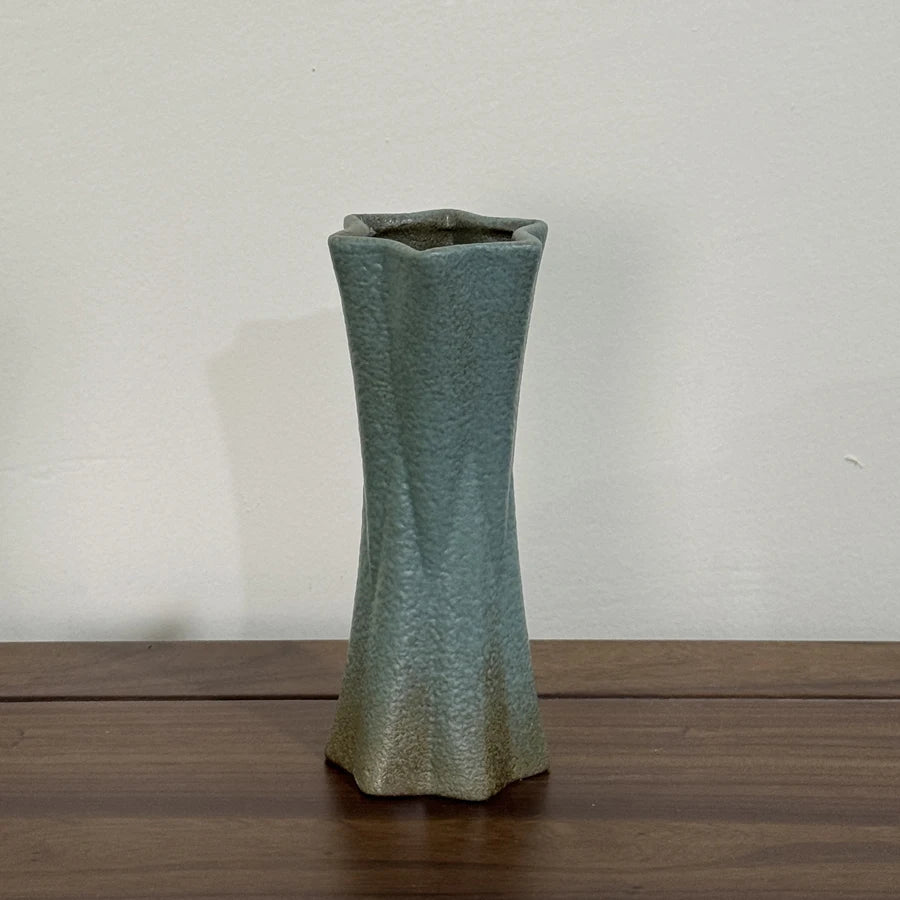 Ceramic vases, small vases for home decoration, modern farmhouse decoration vases, dining table and living room decoration