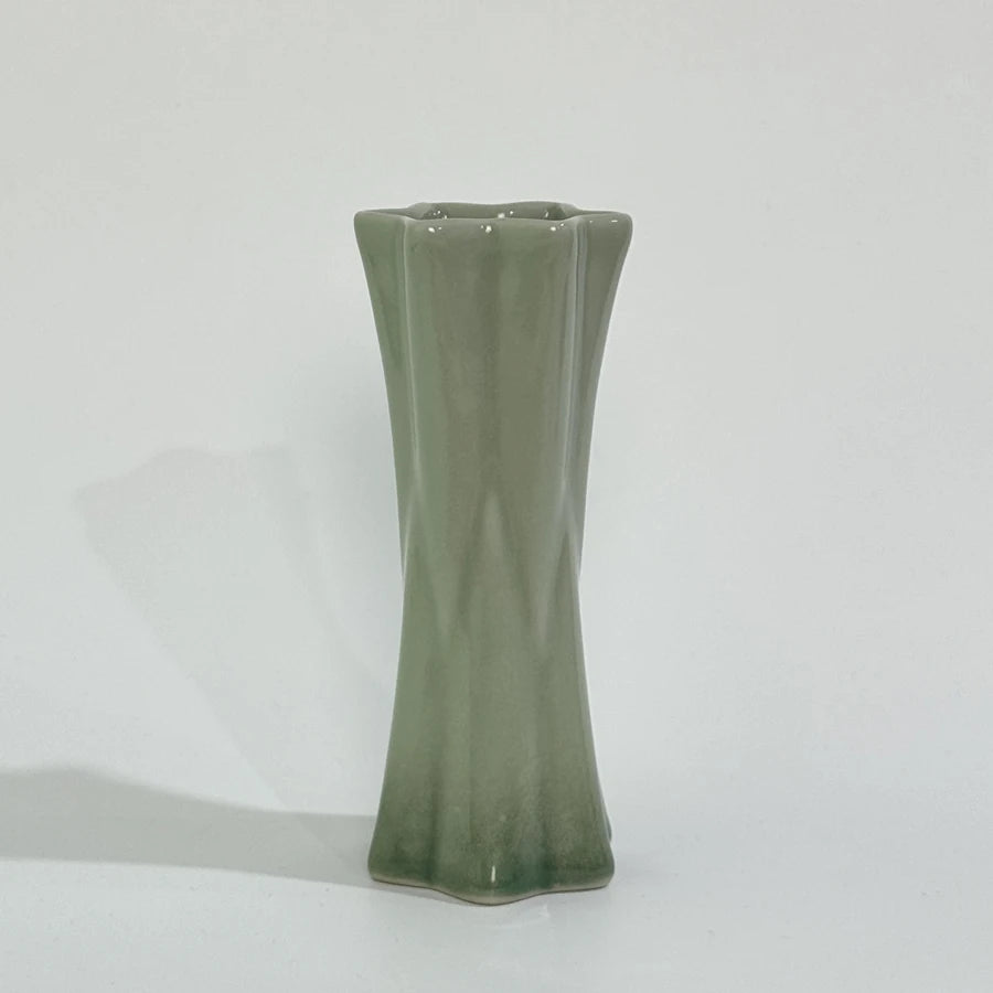 Ceramic vases, small vases for home decoration, modern farmhouse decoration vases, dining table and living room decoration